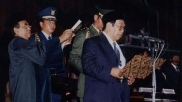 Pelantikan presiden keempat Gus Dur pada 20 Oktober 1999