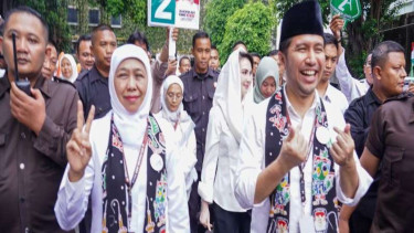 Cagub-cawagub Jatim Khofifah Indar Parawansa-Emil Elestianto Dardak.