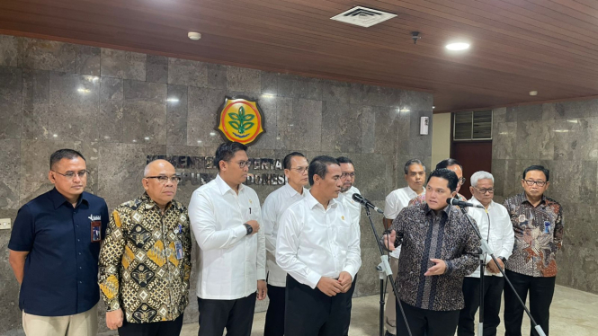 Konferensi pers Menteri Pertanian (Mentan), Andi Amran Sulaiman dan Menteri Badan Usaha Milik Negara (BUMN) Erick Thohir