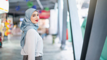 ilustrasi memakai hijab