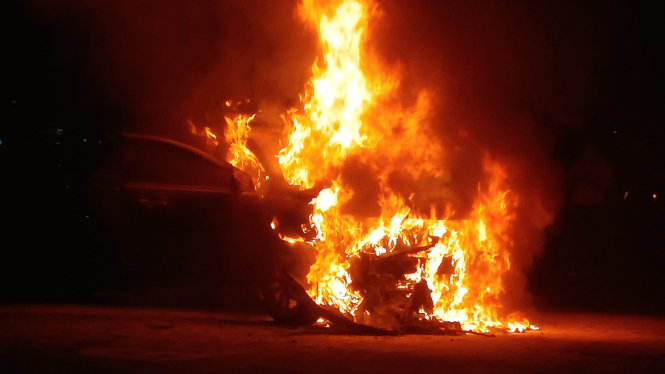 Mobil terbakar di ICE BSD Tangerang