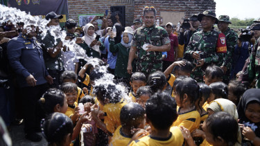 VIVA Militer: KSAD Jenderal TNI Maruli Simanjuntak tutup TMMD 2024 di Kediri
