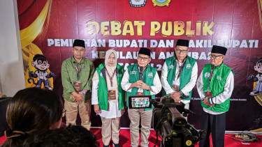 Cabup-Cawabup Kepulauan Anambas Rusli Effendi dan Johari