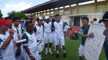 Para legenda sepakbola Indonesia ikuti kursus pelatih