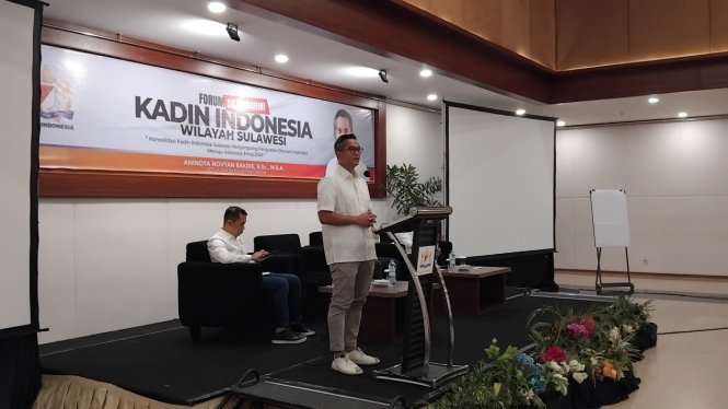 Ketua Umum Kamar Dagang dan Industri (Kadin) Indonesia Anindya Bakrie membuka acara Rakorwil Kadin Sulawesi. (Foto: Supriadi. Maud)