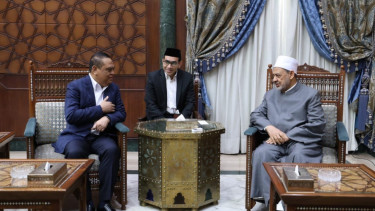 Ketua ASFA Foundation, Komjen Pol (Purn) Dr. Syafruddin Kambo, diterima oleh Grand Syaikh Al-Azhar Prof. Dr. Ahmad At-Thayyib di kantornya di Kairo Mesir 3/11/2024