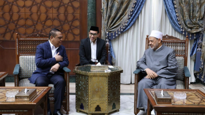 Ketua ASFA Foundation, Komjen Pol (Purn) Dr. Syafruddin Kambo, diterima oleh Grand Syaikh Al-Azhar Prof. Dr. Ahmad At-Thayyib di kantornya di Kairo Mesir 3/11/2024