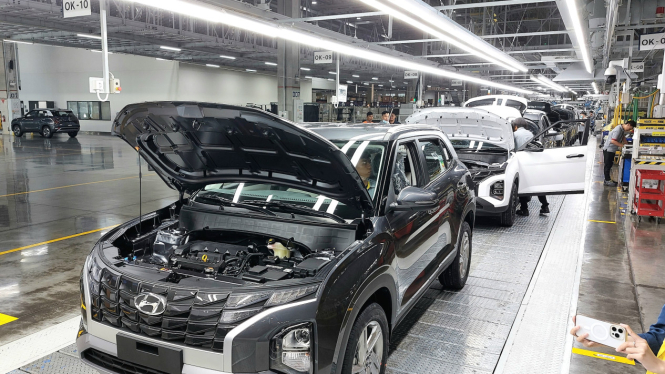 Proses inspeksi mobil Hyundai di fasilitas produksi HMMI