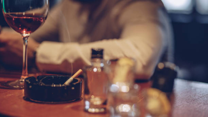 konsumsi alkohol dan merokok