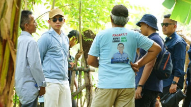 Calon Bupati Lampung Selatan Radityo Egi Pratama di Pulau Sebuku