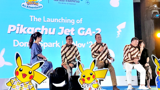 Direktur Utama Garuda Indonesia, Irfan Setiaputra, dalam konferensi pers di kawasan Senayan, Jakarta, Jumat, 8 November 2024