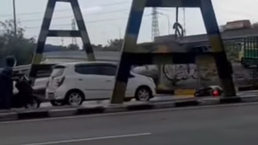 Viral pengguna Daihatsu Ayla ini sangat beruntung