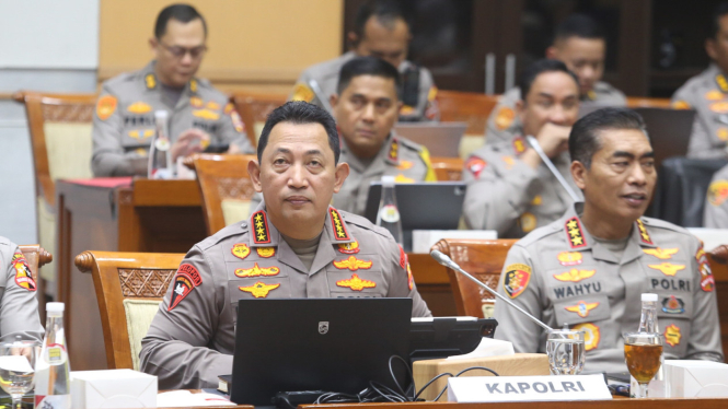 Kapolri Listyo Sigit Prabowo Raker dengan DPR Komisi III