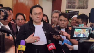 Blak-blakan, Farhat Abbas Ungkap Dugaan Pemerasan Skandal Perselingkuhan RK dengan Lisa Mariana