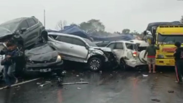 Kecelakaan beruntun di Tol Cipularang KM 92.