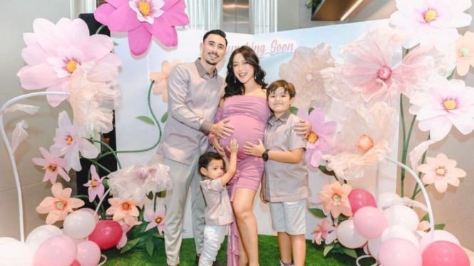 Jessica Iskandar dan Vincent Verhaag gelar acara baby shower