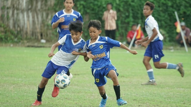 Semarak Meet The World With SKF Road to Gothia Cup 2025 di Surabaya dan Solo