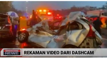 Kondisi Toyota Avanza ringsek parah sampai gepeng saat kecelakaan tol Cipularang