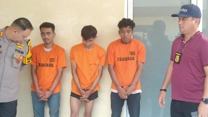 Para pelaku begal sadis saat diamankan petugas kepolisian.(dok Polrestabes Medan)