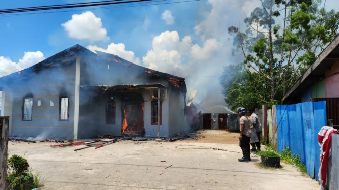 Kantor BKPSDM Mappi, Papua, dibakar