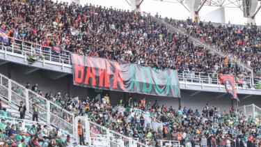 Suporter saat Persebaya vs Persija