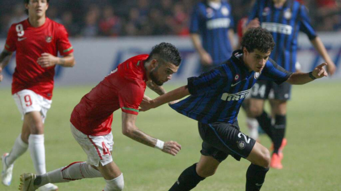 Diego Michiels (kiri) saat memperkuat Timnas Indonesia