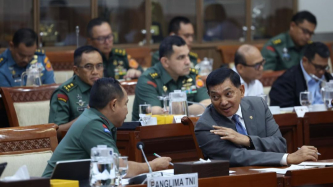 VIVA Militer: Menhan, Sjafrie Sjamsoeddin