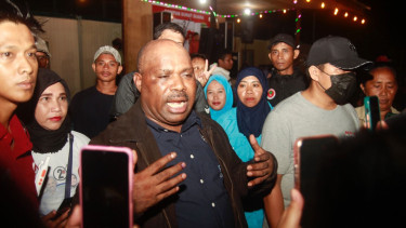 Calon Bupati Mimika, Maximus Tippagau