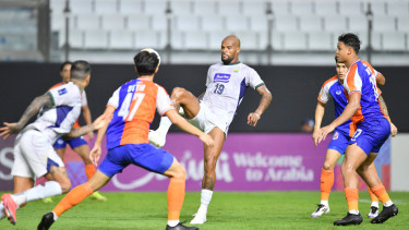 Penyerang Persib Bandung, David da Silva Mendapat Kawalan Ketat Pemain Port FC (Dok 2024 Asian Football Confederation) 