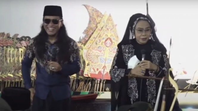 Gus Miftah dan Yati Pesek