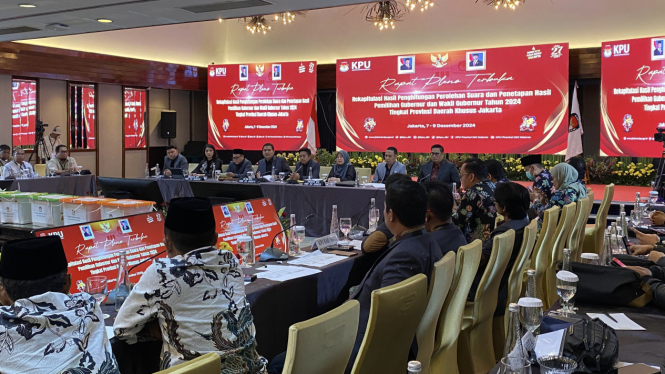 KPU Provinsi Jakarta menggelar penghitungan suara hasil Pilkada Jakarta 2024