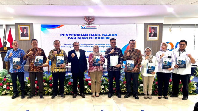 Penyerahan hasil kajian dan diskusi publik
