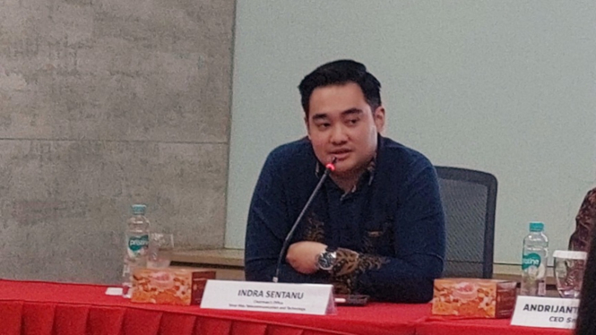 Chairman's Office Corporate Finance, Sinar Mas Telecomunication and Technology, Indra Sentanu.