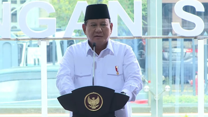 Presiden RI Prabowo Subianto meresmikan terowongan Istiqlal-Katedral, di Jakarta.