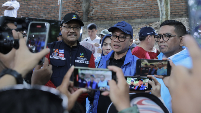 Menteri Desa PDT Yandri Susanto bersama Menteri Sosial Saifullah Yusuf dan Andra Soni
