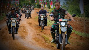 VIVA Militer: Jenderal TNI MS saat memasuki Gunung Hejo