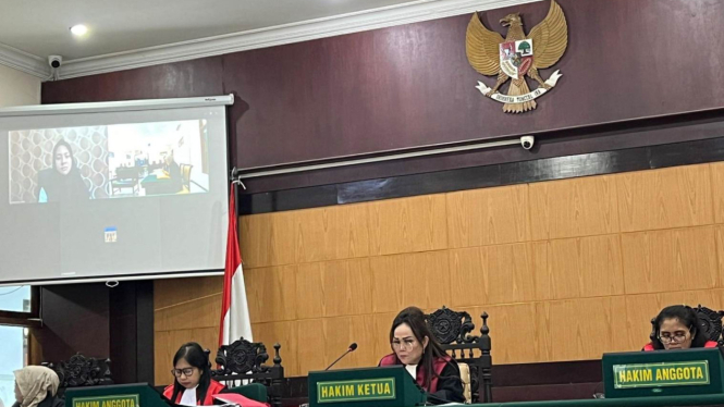 Sidang perkara oknum polwan bakar suami di PN Mojokerto.