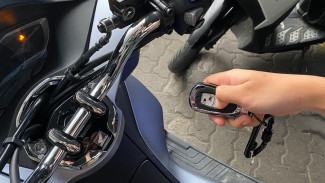 Perilaku Sepele Ini Bisa Bikin Pemilik Motor dengan Kunci Keyless Jengkel