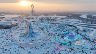 China Bangun Harbin Ice-Snow World, Taman Hiburan Es dan Salju Terbesar Dunia