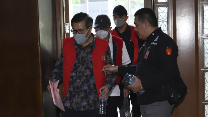 Sidang kasus tiga hakim nonaktif pemberi vonis bebas Ronald Tannur