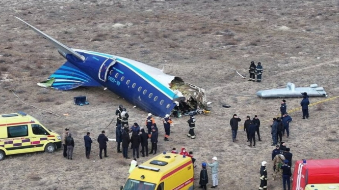 Azerbaijan Airlines jatuh diduga ditembak misile Rusia