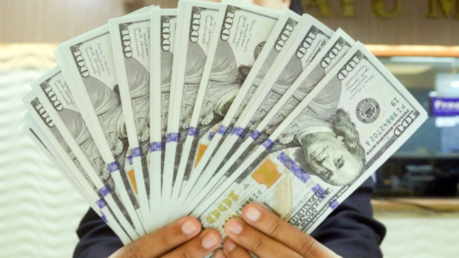 Nilai Tukar Rupiah Terhadap Dollar