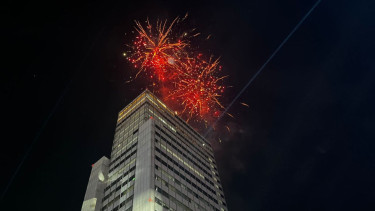 Pesta kembang api peraayn tahun baru 2025 di Jakarta