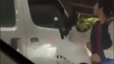 perampokan bersenjata tajam di Tol Akses Tanjung Priok KM 13+500, tepatnya di wilayah Sungai Bambu, Jakarta Utara,