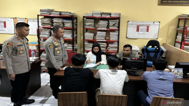 Ketiga terduga pelaku pelecehan seksual kepada turis asal Singapura diperiksa