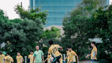 Suasana latihan Persebaya di Lapangan Thor (Sumber: Instagram Persebaya)