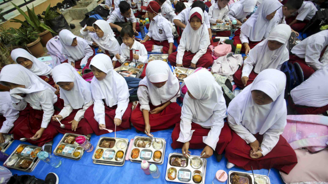 Program Makan Bergizi Gratis (MBG).