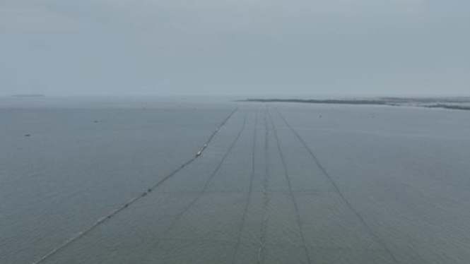 Pemagaran sepanjang 30 kilometer di perairan Laut Tangerang, Provinsi Banten.