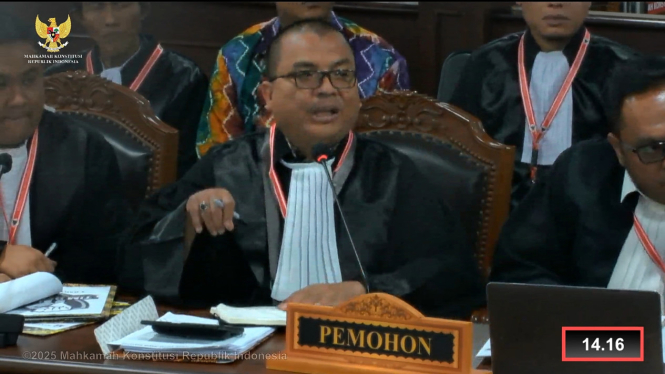 Prof Denny Indrayana selaku salah satu kuasa hukum termohon sengketa Pilkada Banjarbaru - Foto Dok Istimewa 