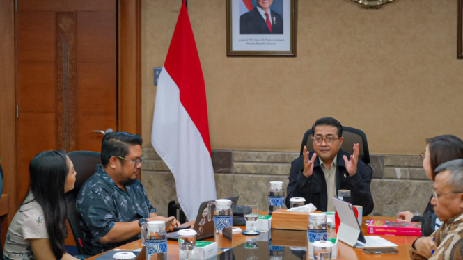 Menteri Ekonomi Kreatif/Kepala Badan Ekonomi Kreatif, Teuku Riefky Harsya